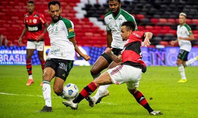 Lance de Flamengo x América-MG no primeiro turno do Brasileirão 2021