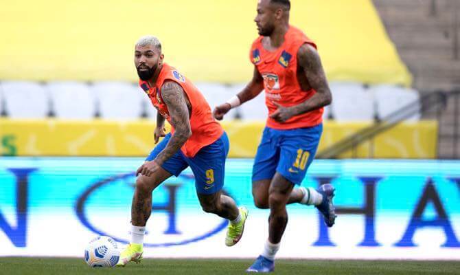 Gabigol e Neymar treinam na Neo Química Arena após a suspensão de Brasil x Argentina nas Eliminatórias